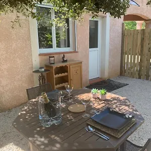https://joli-studio-independant-20m-avec-jardin.fr-provencehotel.com
